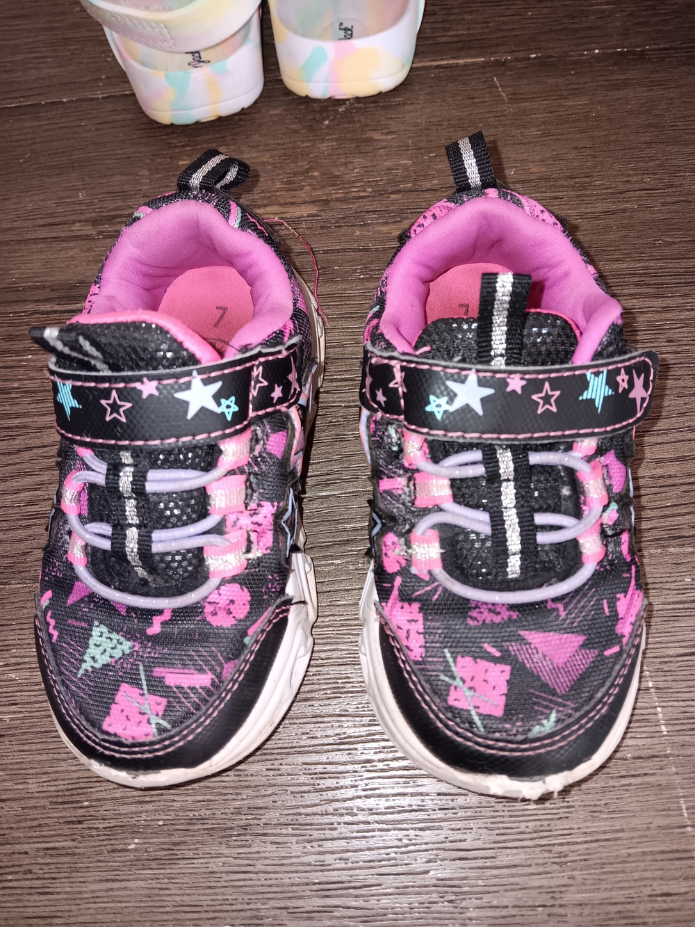 Girls Size 7 Athletic Works Light Up Sneakers - Pink & Black